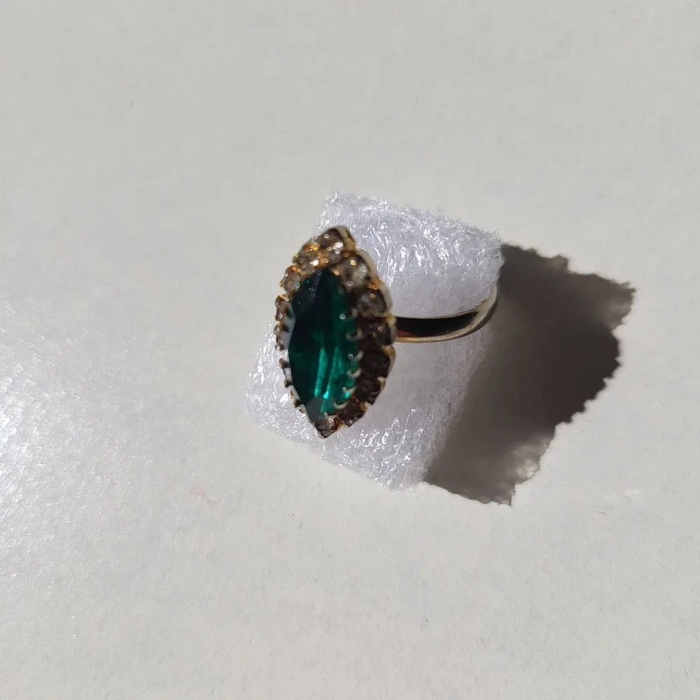 Vintage Marquise Emerald Green Glass Rhinestone Cocktail Ring Size 6 Silver - Picture 3 of 10